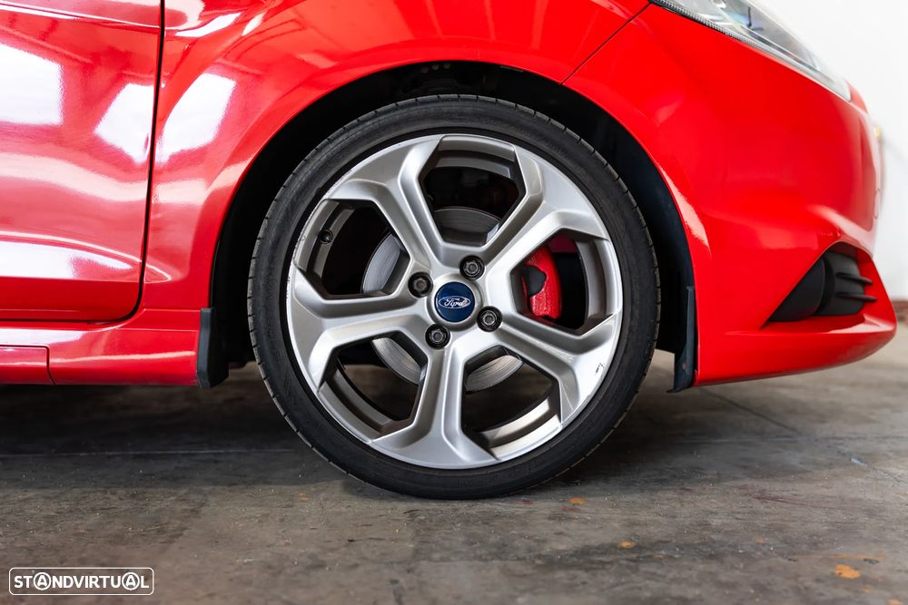 Ford Fiesta 1.6 EcoBoost c/ Pack Pele Desportiva ST - 27