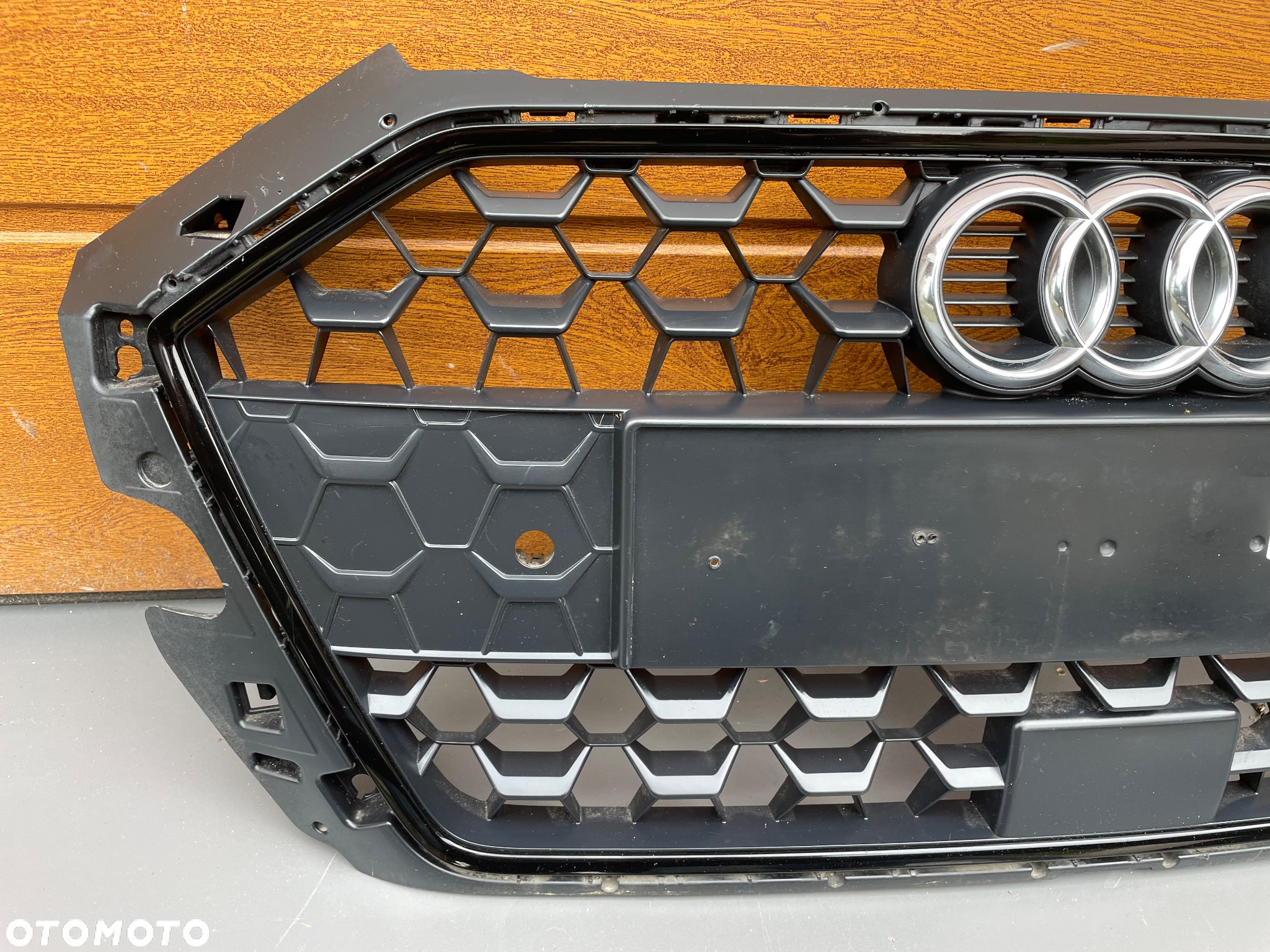 Grill atrapa kratka Audi A1 82A sS Linie Black shadow - 3