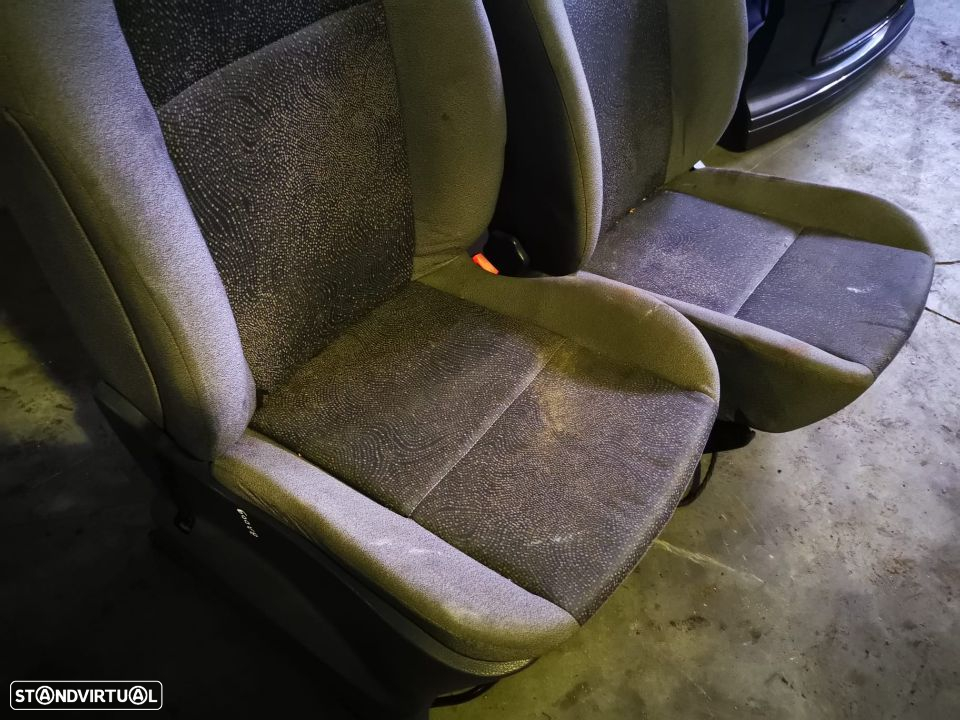 RENAULT MODUS 06 BANCOS FRENTE BA009 - 2
