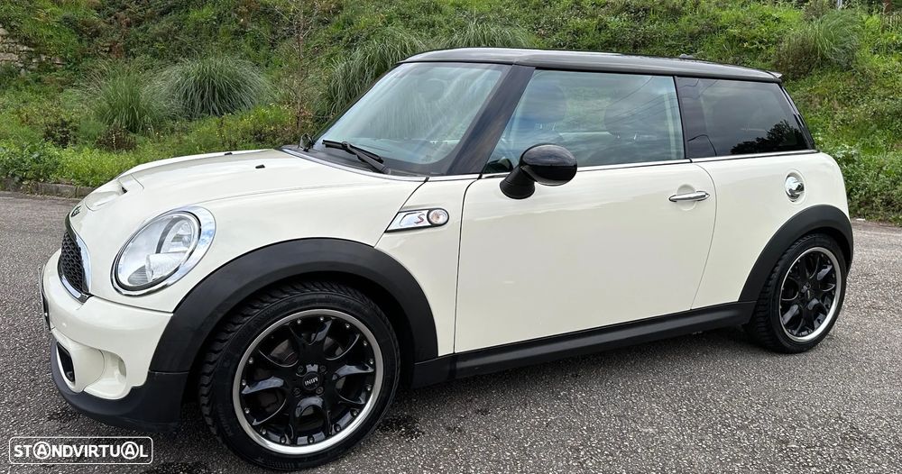 MINI 3 Portas Cooper SD - 4