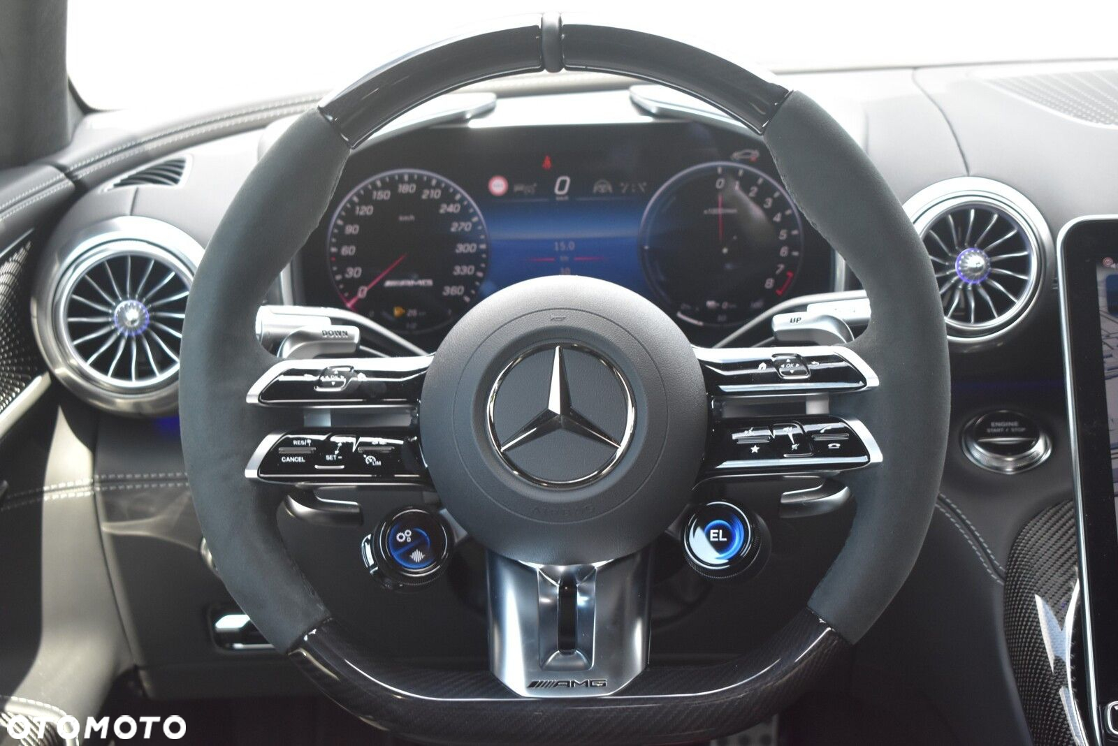 Mercedes-Benz AMG GT - 7