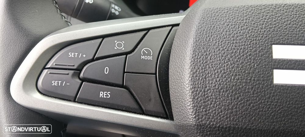 Dacia Duster 1.6 Hybrid Extreme - 24