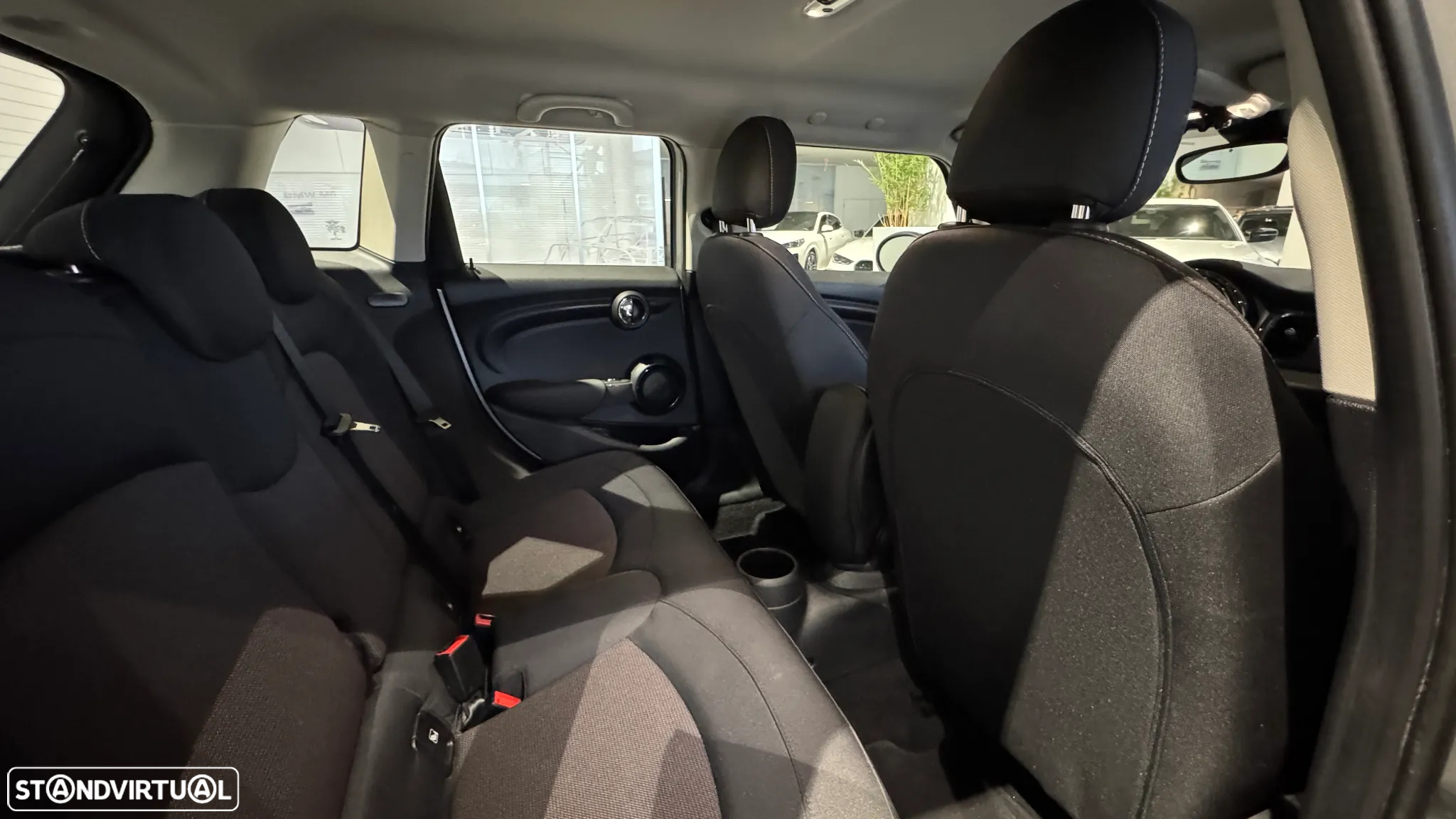 MINI 5 Portas Cooper Premium First Essential - 19
