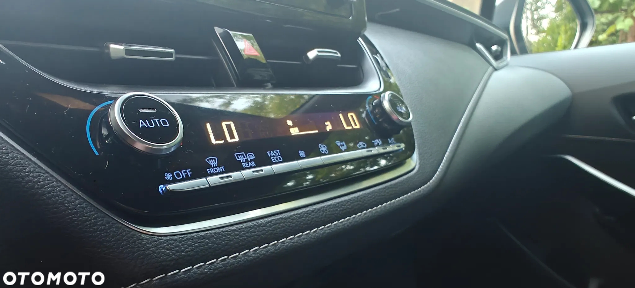 Toyota Corolla 2.0 Hybrid Executive - 9