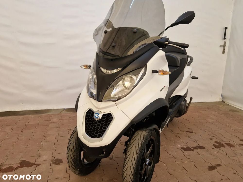 Piaggio MP-3 - 8