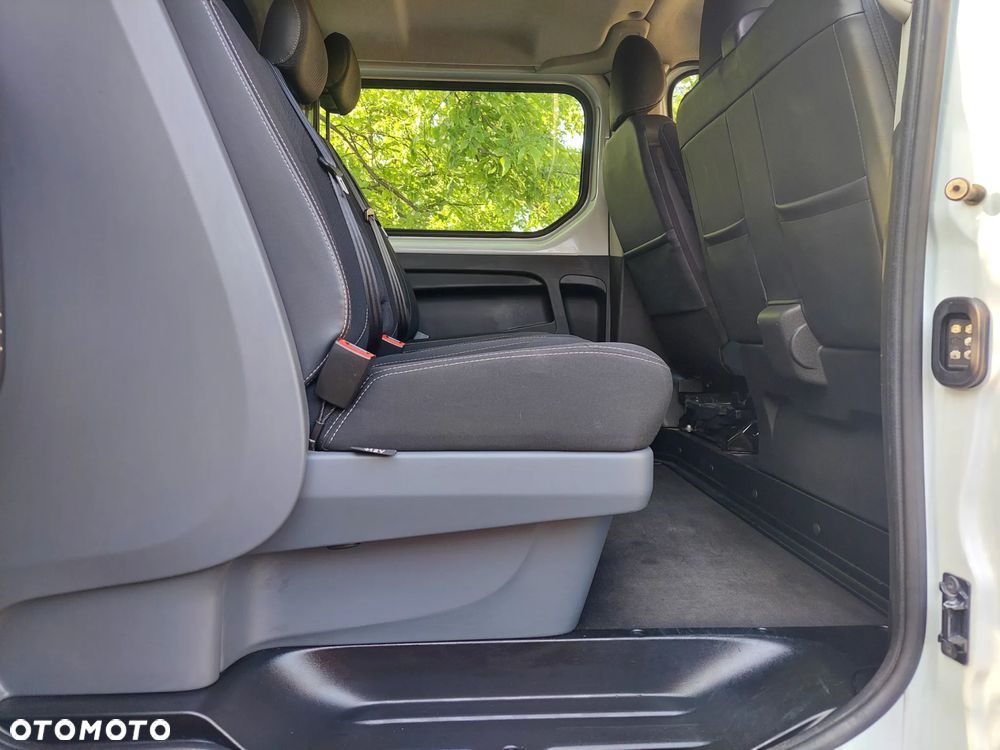 Renault Trafic - 16