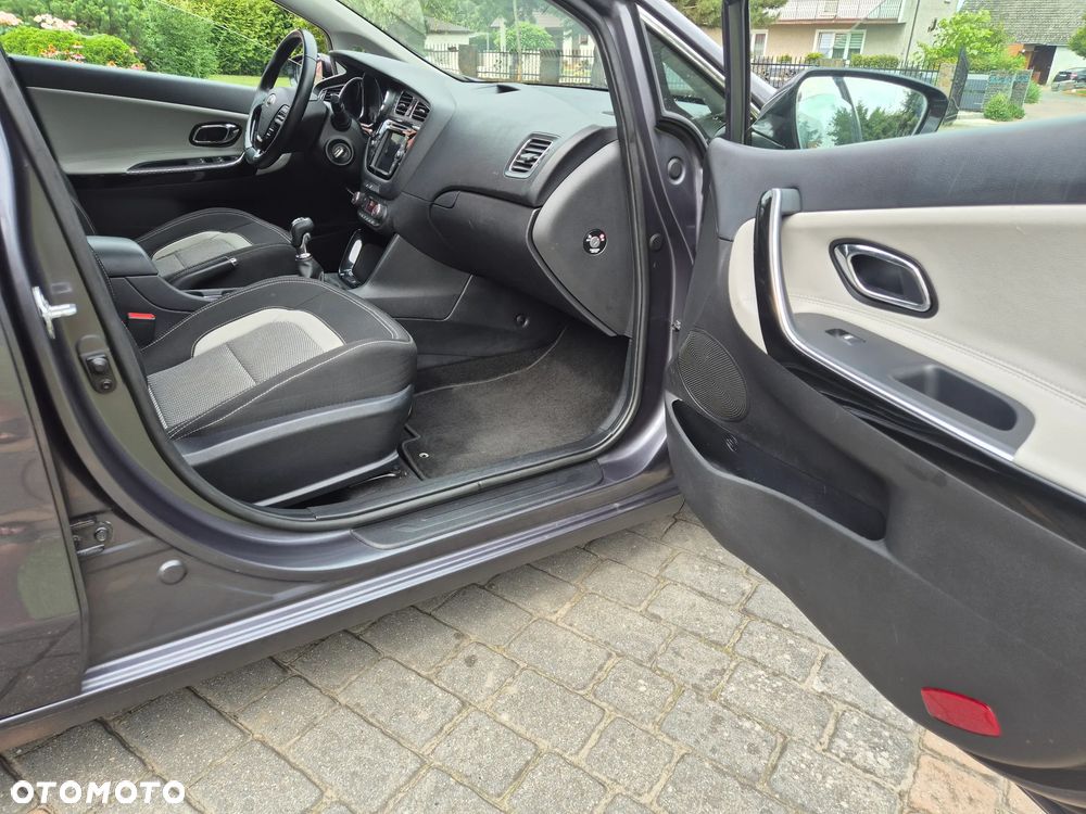 Kia Ceed 1.4 CVVT Dream-Team Edition - 11