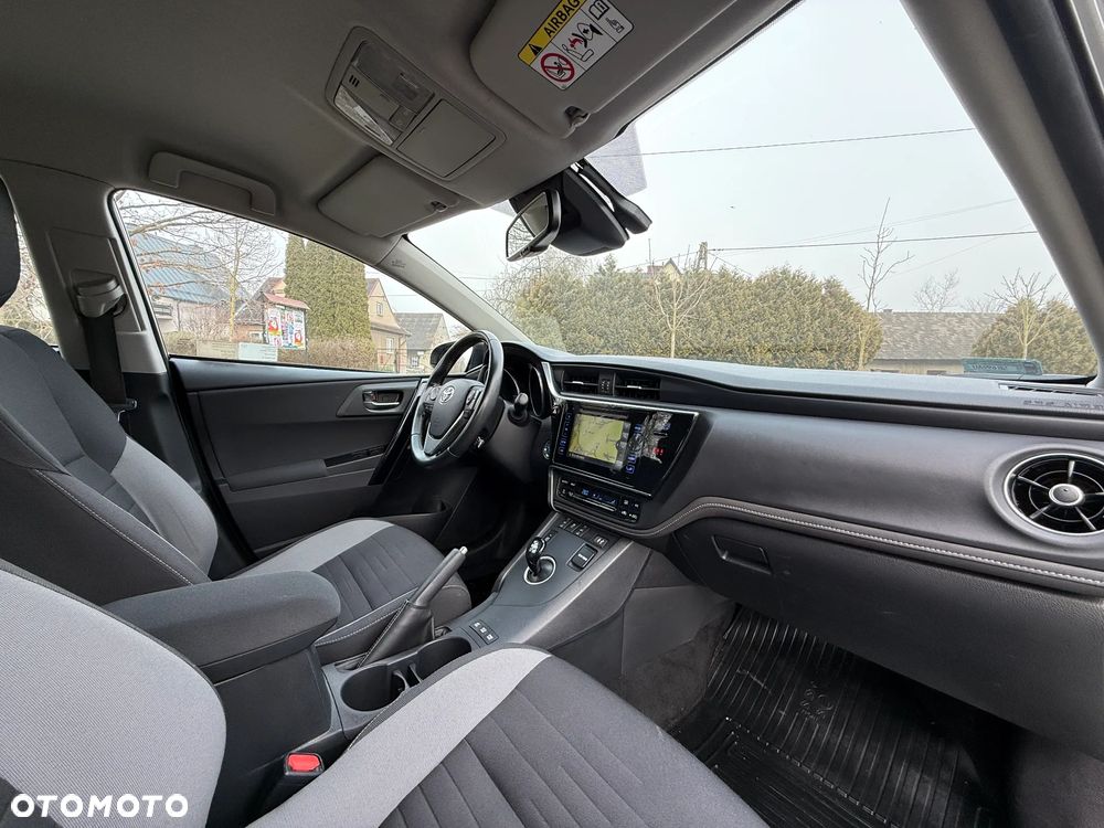 Toyota Auris Hybrid 135 Premium - 27