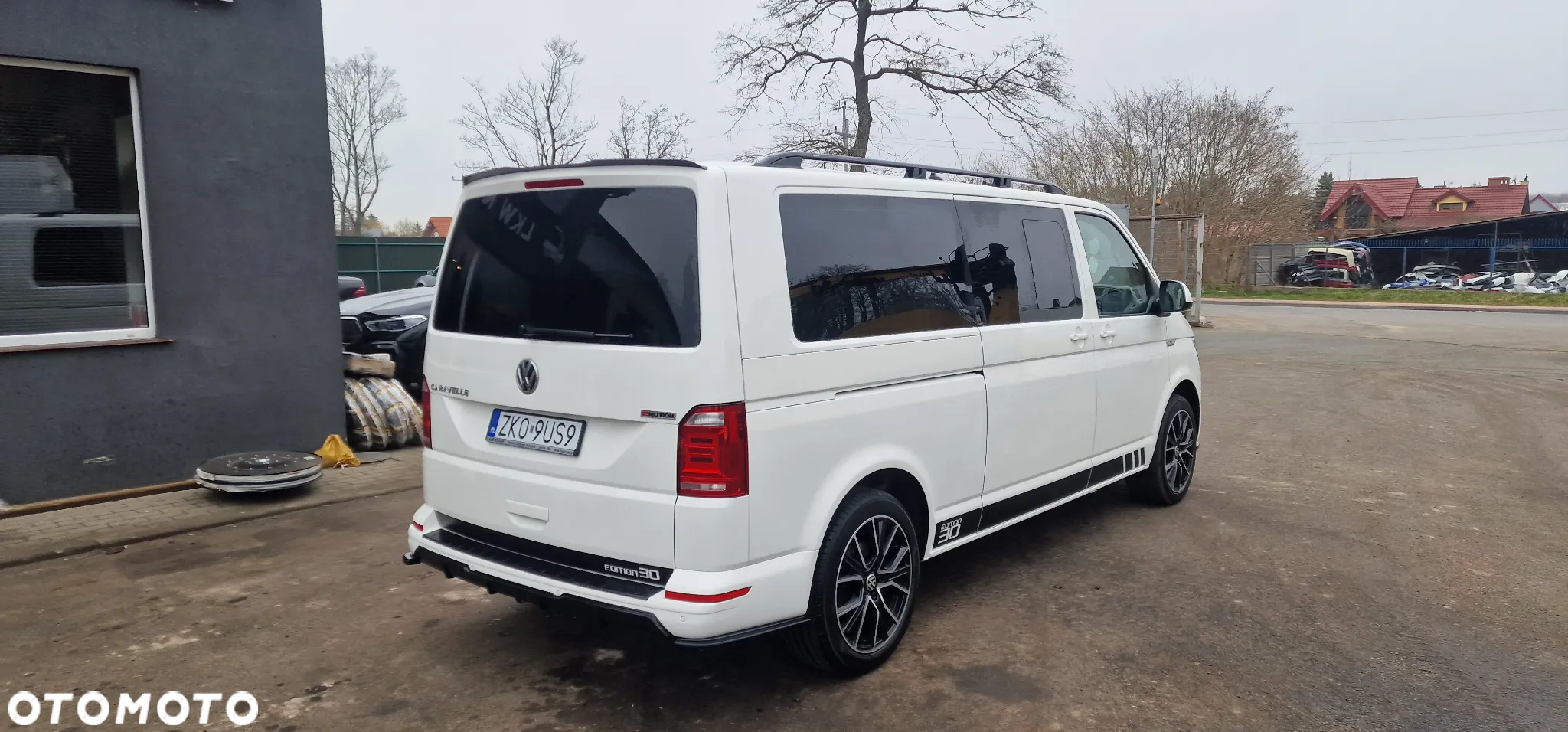 Volkswagen Caravelle - 5