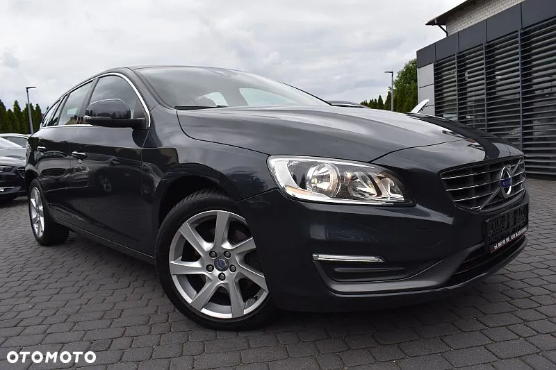 Volvo V60 D4 Momentum - 38