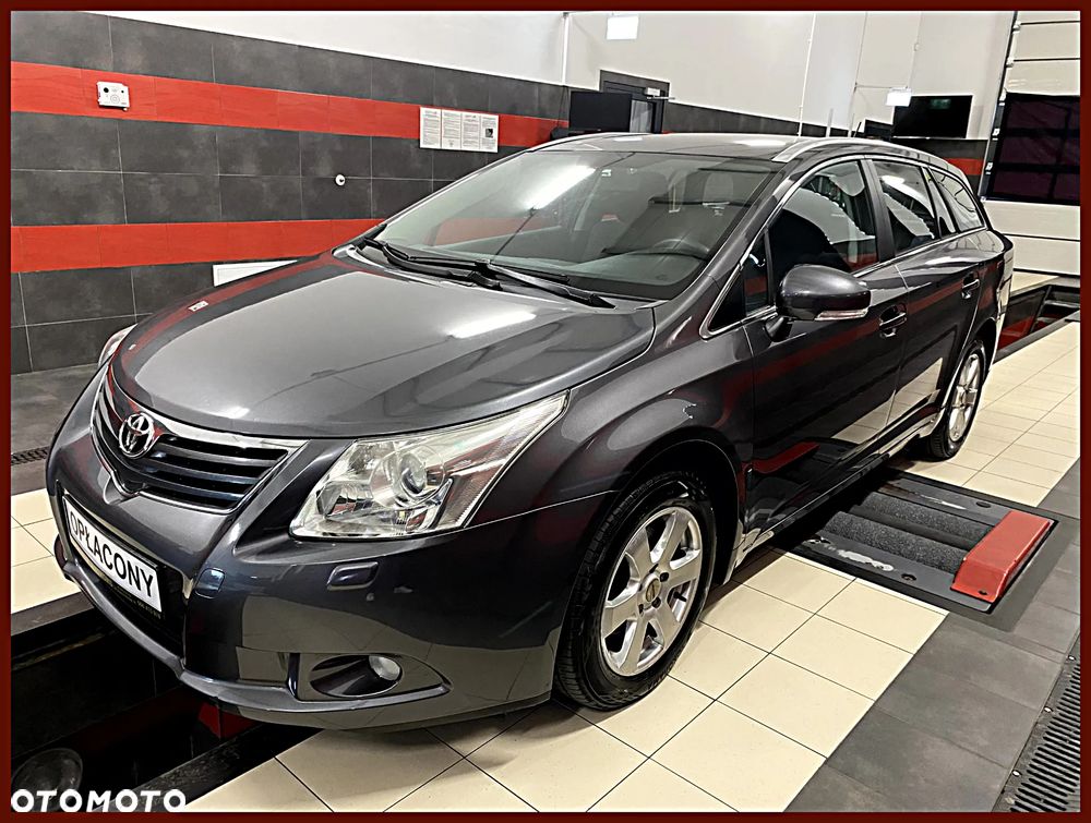 Toyota Avensis Touring Sports 1.8 Executive - 1