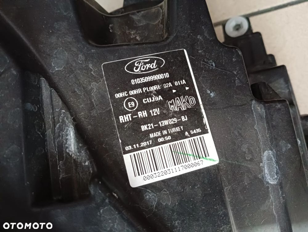 FORD CUSTOM prawy REFLEKTOR EUROPA - 2