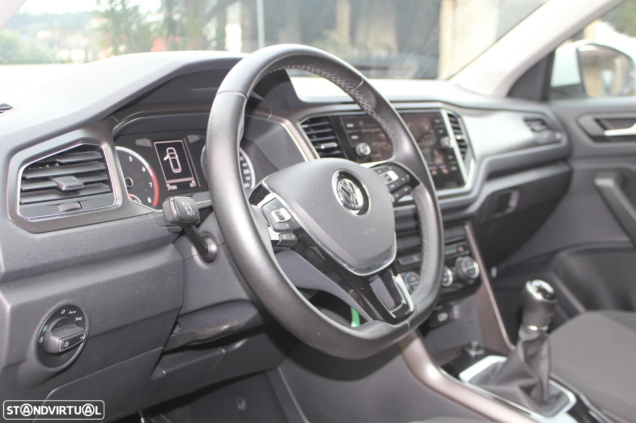 VW T-Roc 1.5 TSI Beats - 13