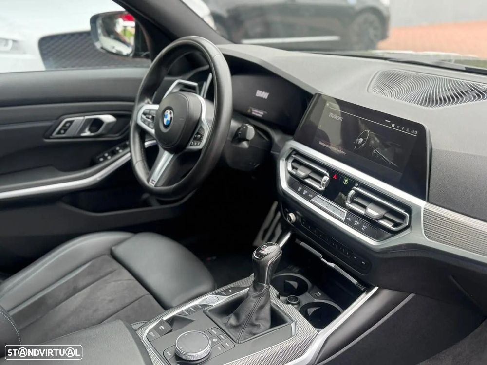 BMW 318 d Pack M - 14