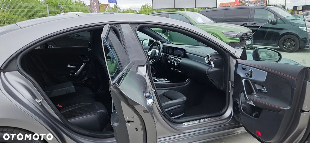 Mercedes-Benz CLA 250 AMG Line 7G-DCT - 15
