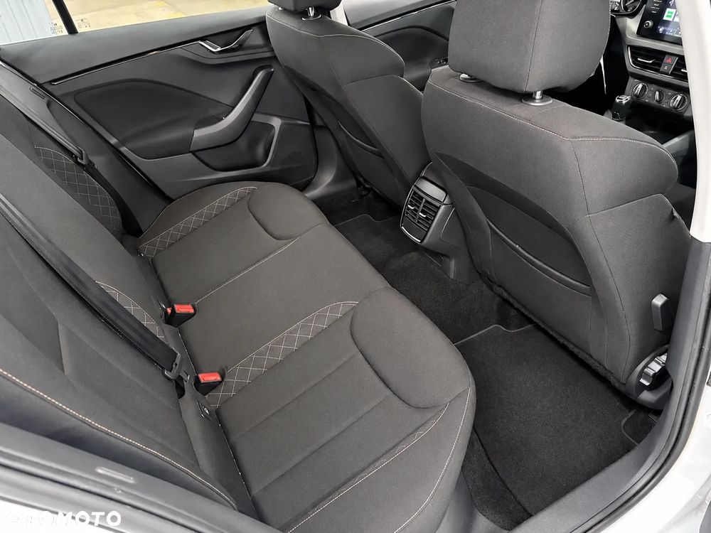Skoda Kamiq 1.0 TSI Style - 8
