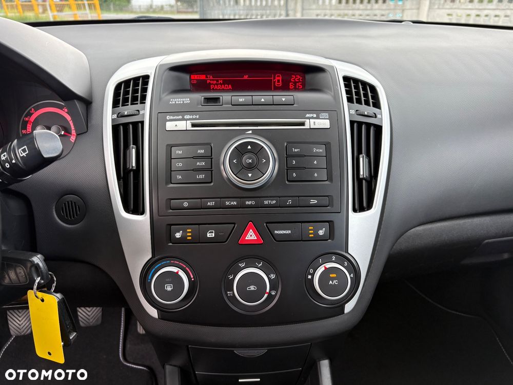 Kia Ceed - 34
