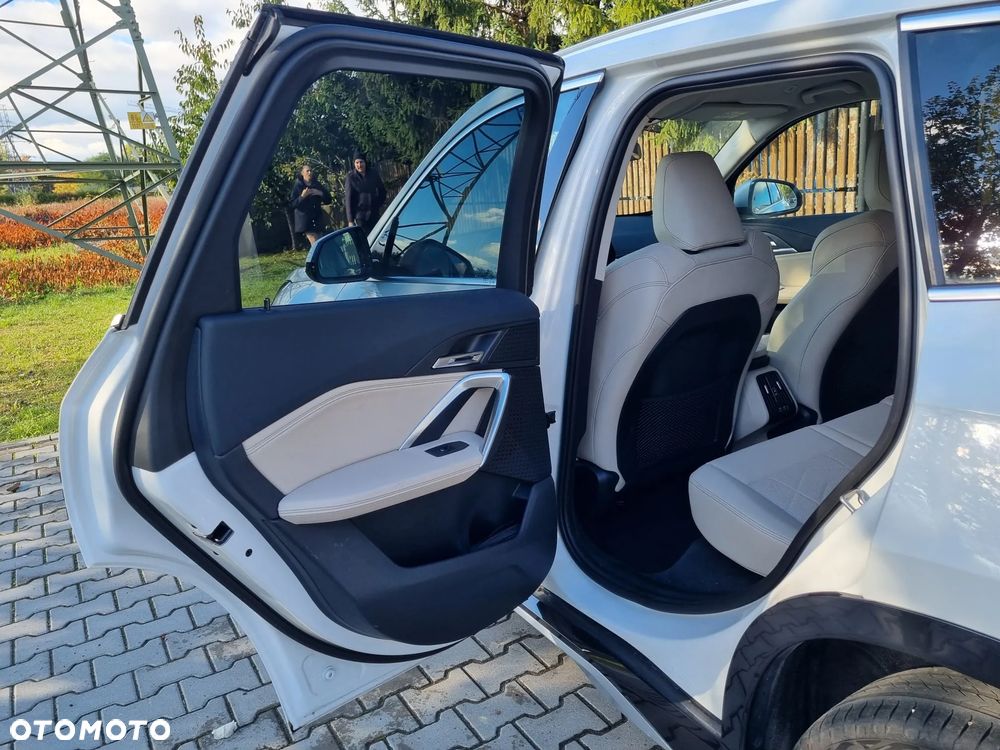 BMW X1 sDrive18i xLine - 32