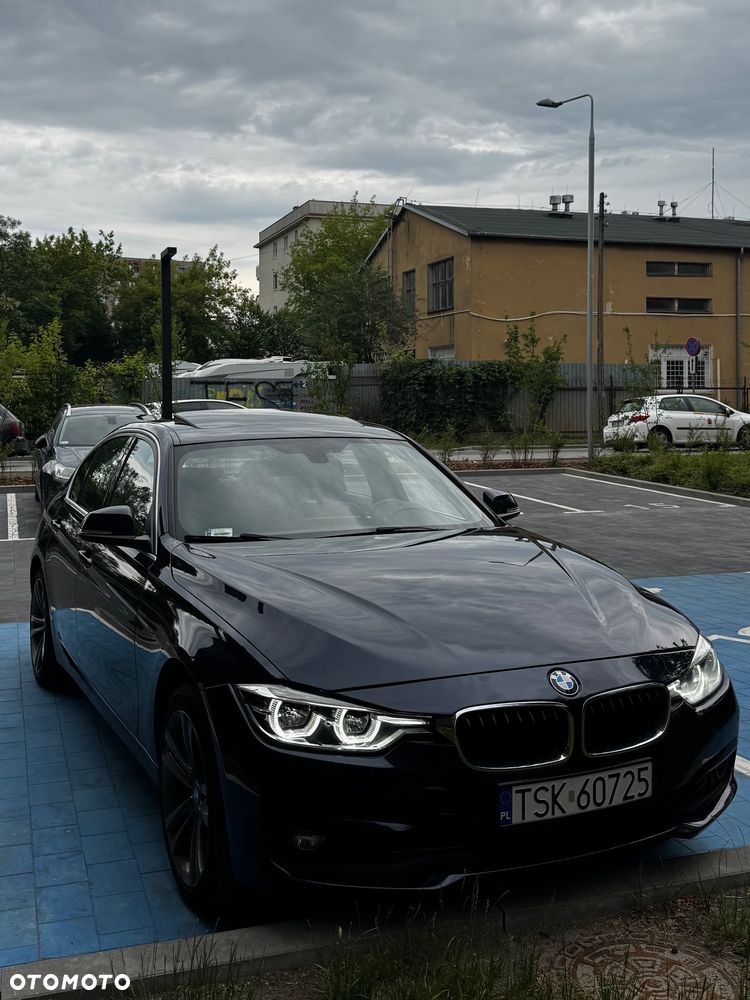 BMW Seria 3 330i xDrive Sport Line - 2