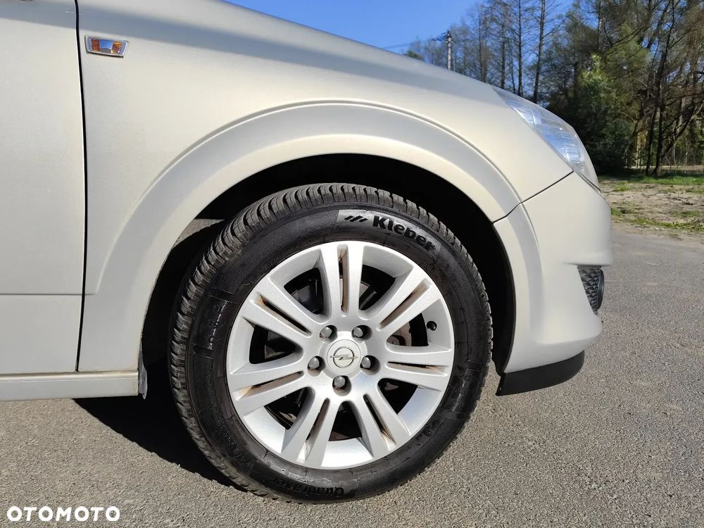 Opel Astra 1.7 CDTI DPF Cosmo - 15