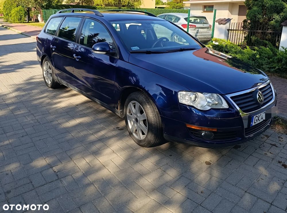 Volkswagen Passat - 4