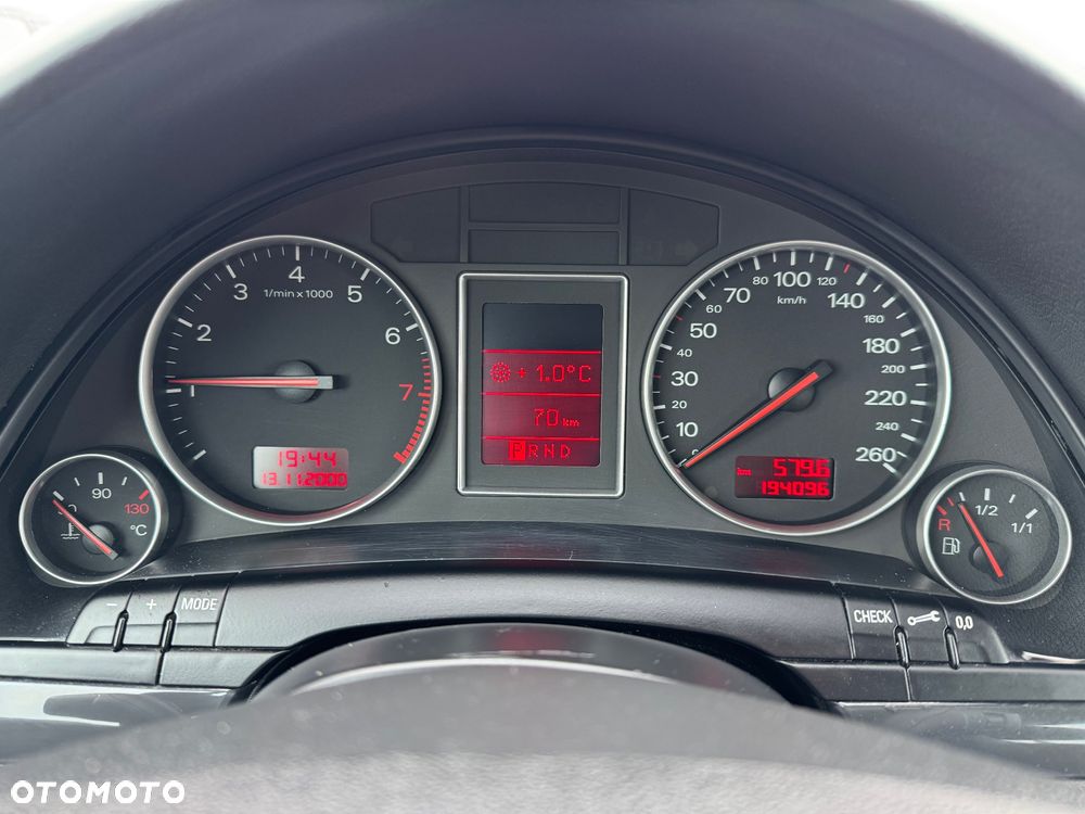 Audi A4 Limousine - 16