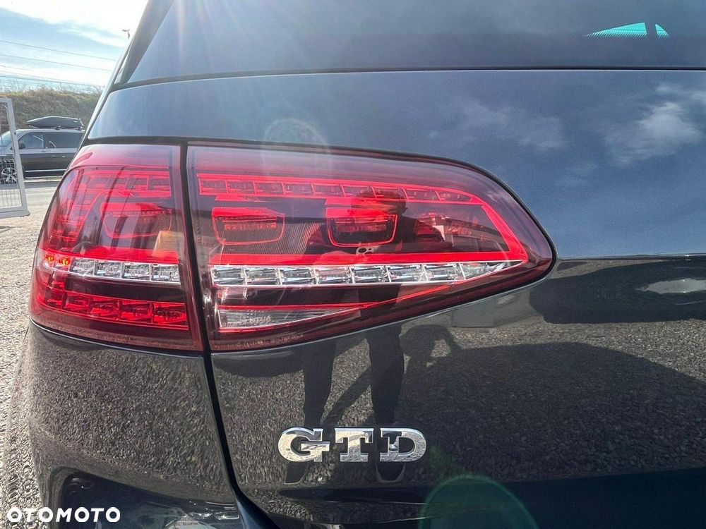 Volkswagen Golf 2.0 TDI BMT GTD - 36