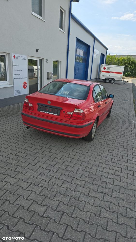 BMW Seria 3 318i - 5