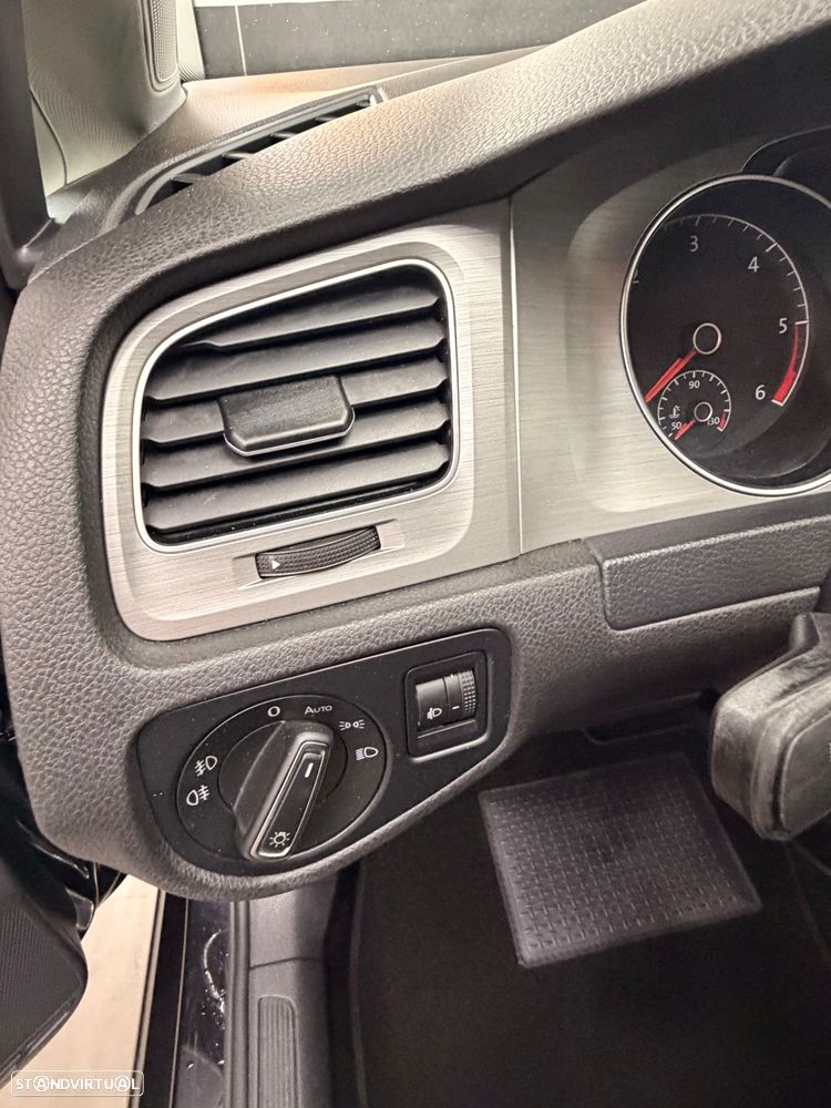 VW Golf 1.6 TDi BlueMotion Confortline - 21