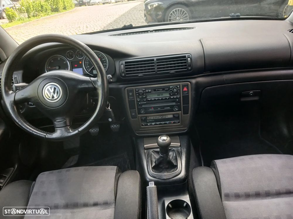 VW Passat 1.9 TDi Trendline - 23
