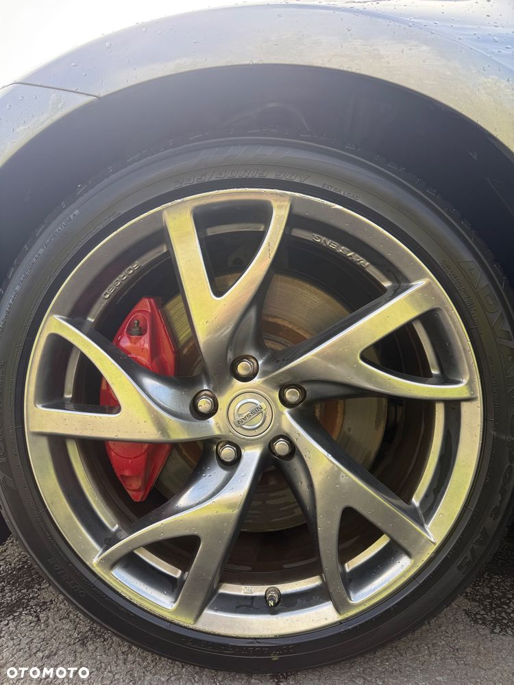 Nissan 370 Z - 16