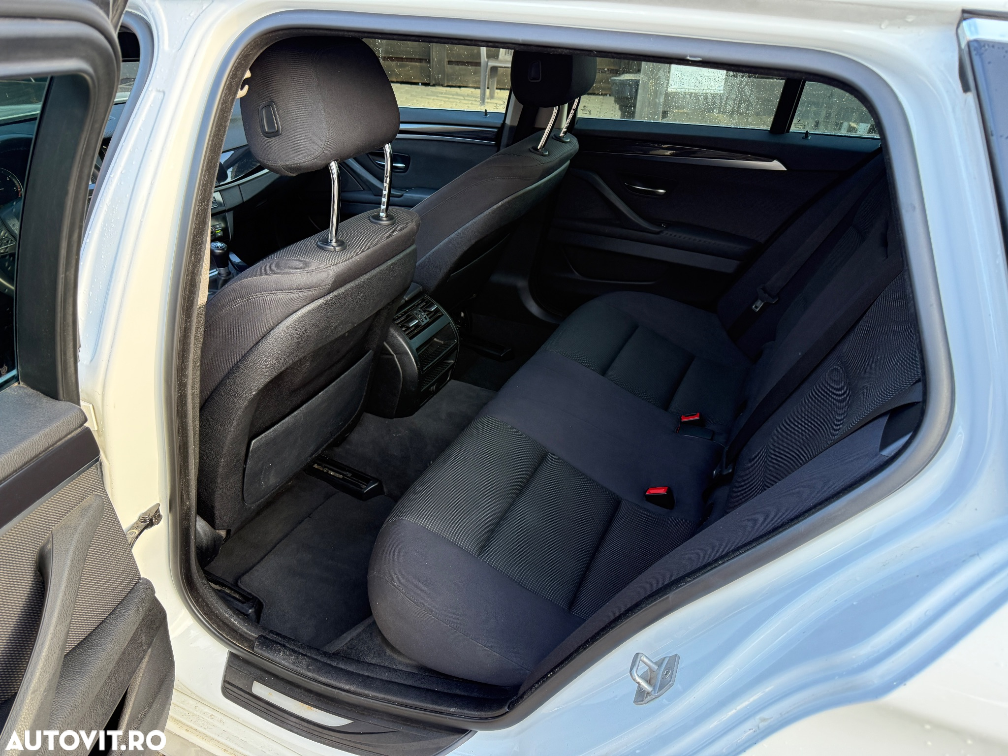 BMW Seria 5 520d Touring Luxury Line - 11