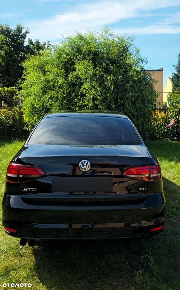 Volkswagen Jetta - 4