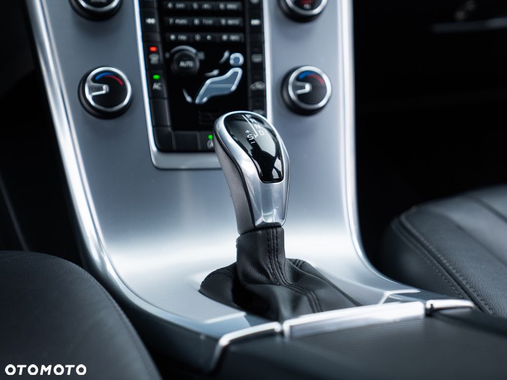 Volvo XC 60 D3 Geartronic Kinetic - 27