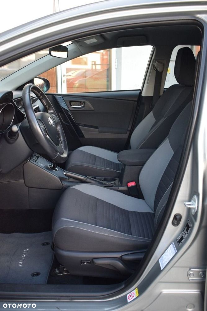 Toyota Auris - 12