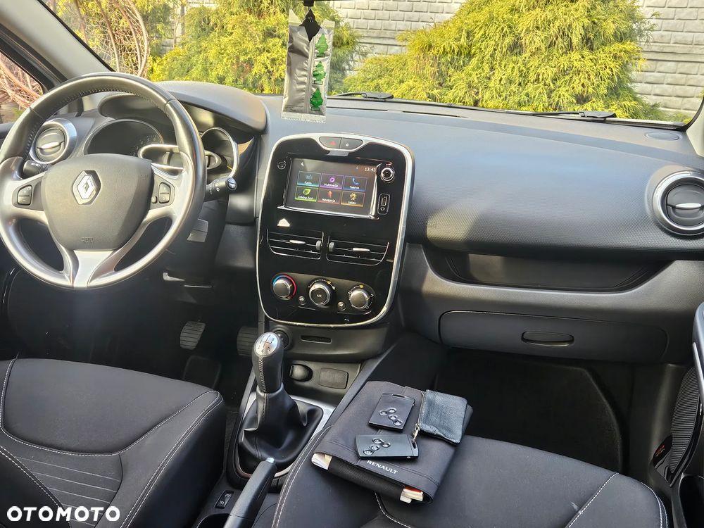 Renault Clio 1.2 16V 75 LIMITED - 11