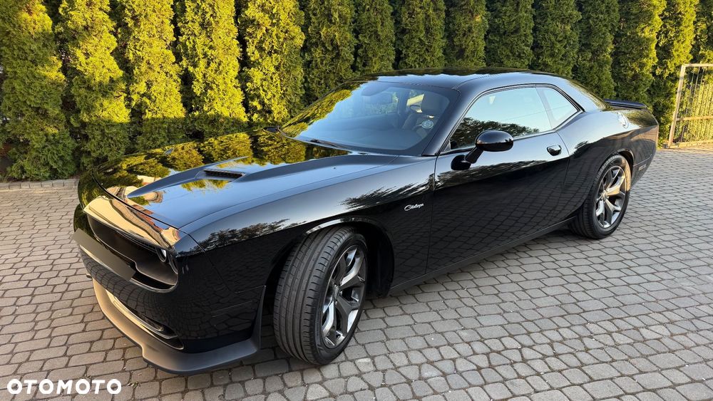 Dodge Challenger - 2