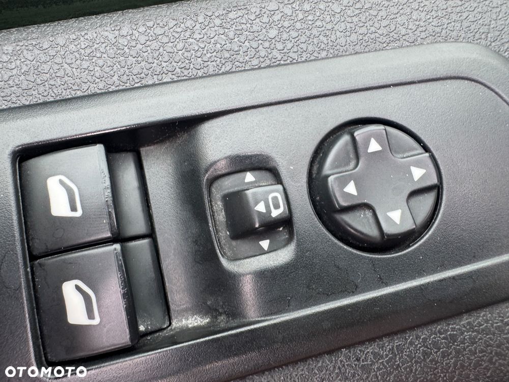 Peugeot Traveller L2 2.0 EAT8 Allure - 14