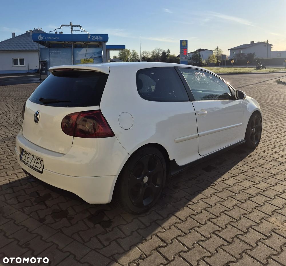 Volkswagen Golf 1.9 TDI DPF Comfortline - 3