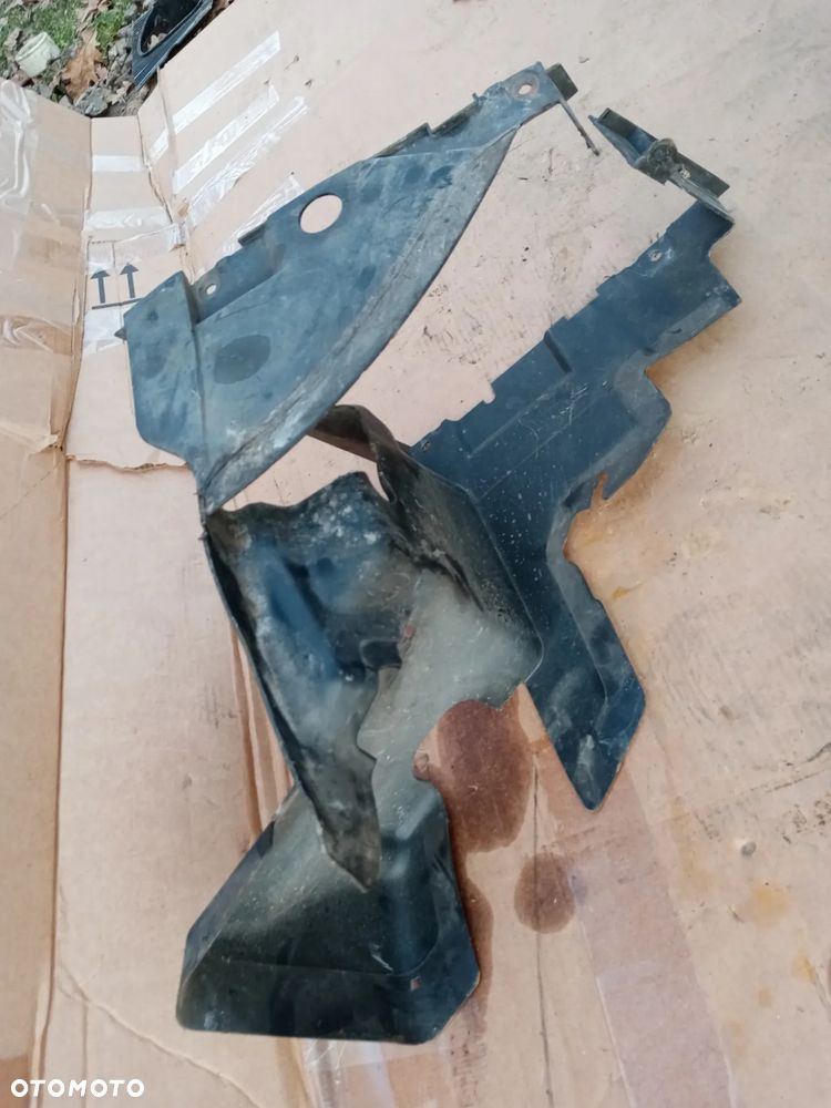 Kierownica powietrza prawa Audi A8 D3 Lift 4E0117336J - 4