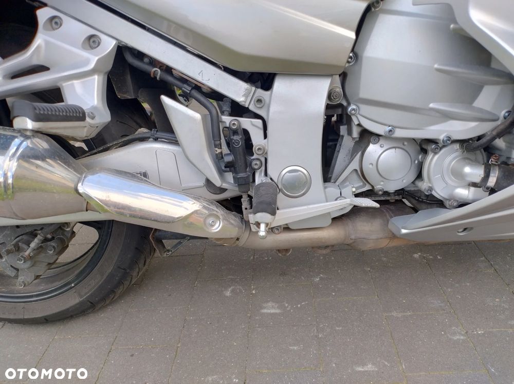 Yamaha FJR - 6
