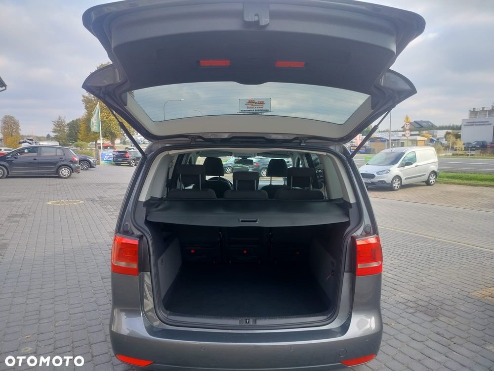 Volkswagen Touran - 18