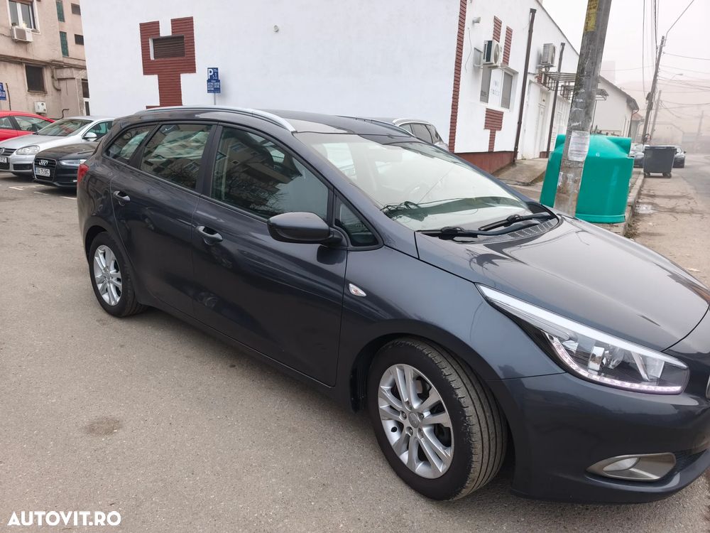 Kia Ceed 1.6 CRDi 128 ISG SW Platinum Edition - 7