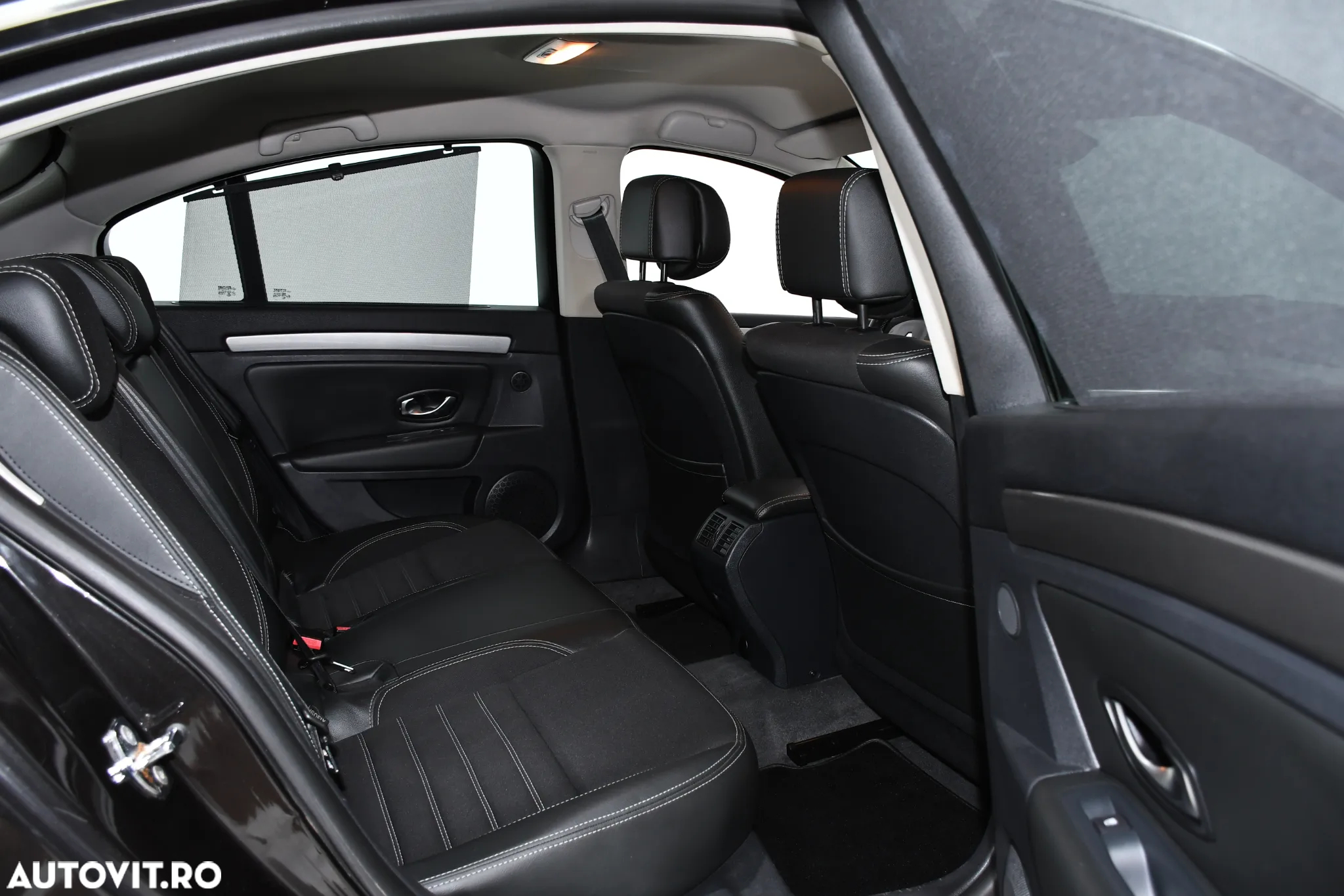 Renault Laguna dCi 110 FAP Bose Edition - 6