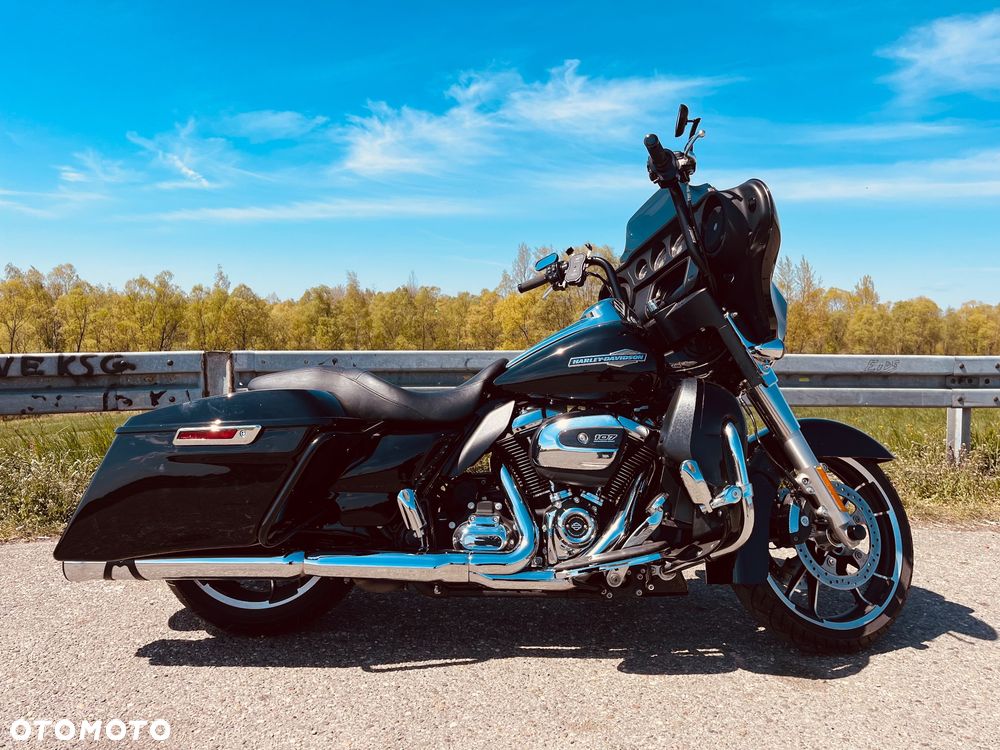 Harley-Davidson Touring Street Glide - 2