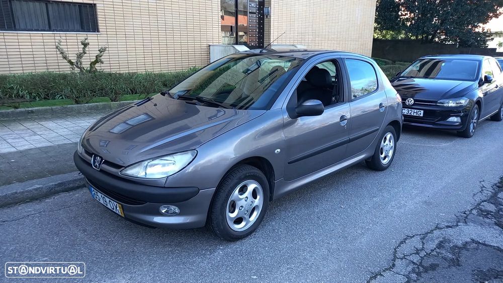 Peugeot 206 2.0 HDi XT - 1