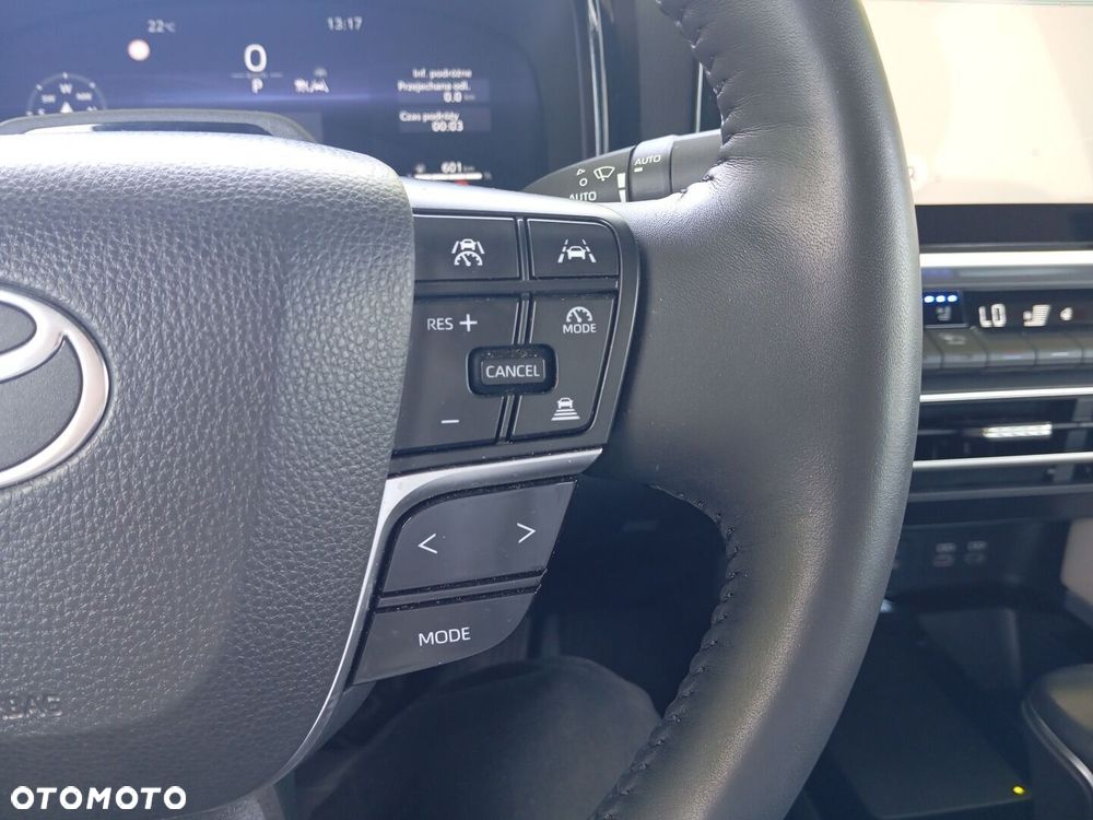 Toyota Camry - 12