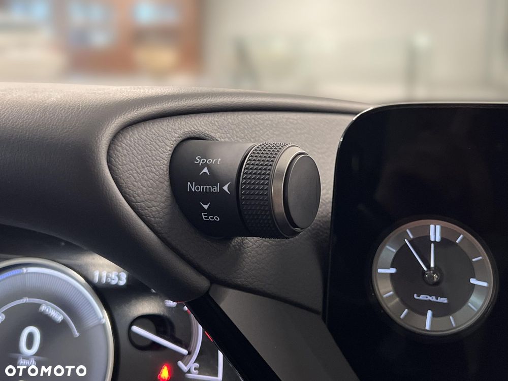 Lexus ES 300h Business Edition - 31