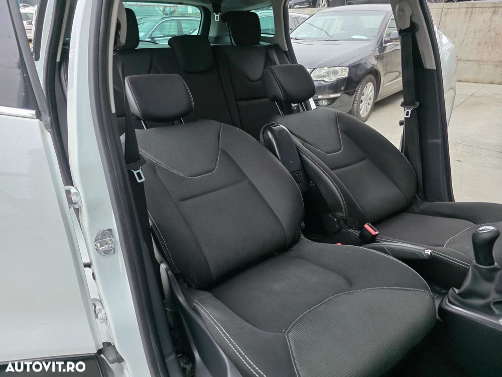 Renault Clio dCi 90 Dynamique - 11