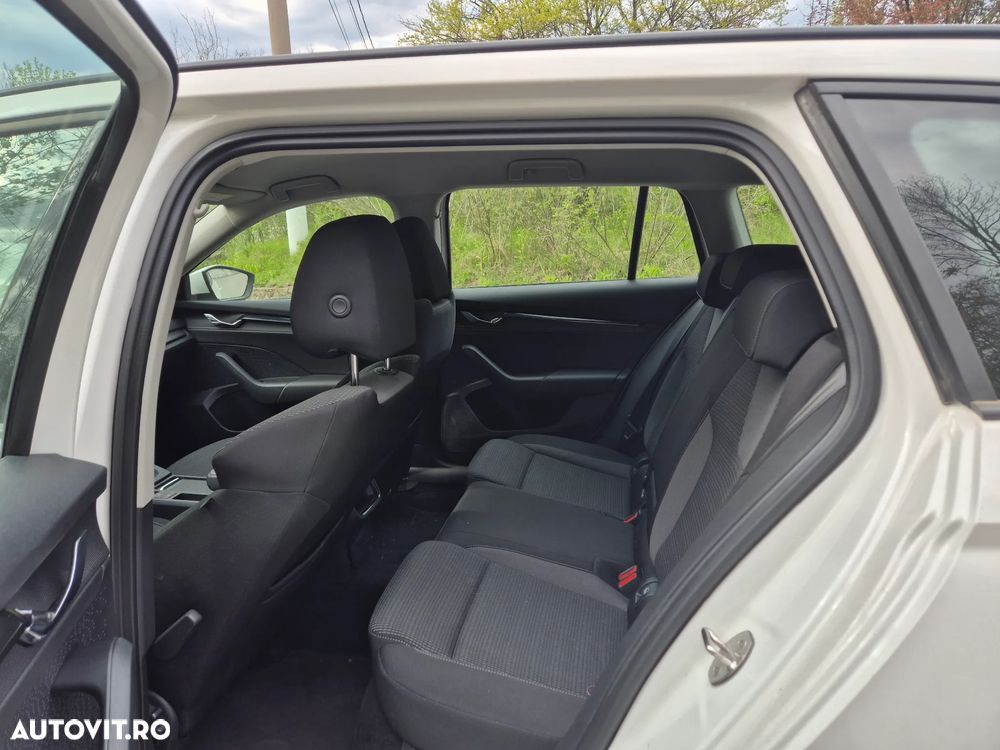 Skoda Octavia 2.0 TDI DSG Exclusive Plus - 9
